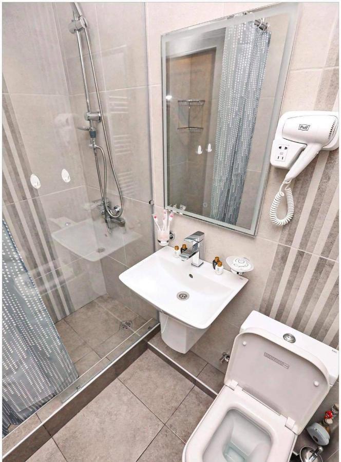 Family Mini-Hotel Martirosyan'S And Tours Jerevan Exteriör bild